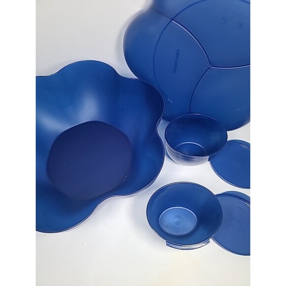 Complete 6 Pc  Tupperware CHIP N Dip Set w/2  Dip BOWLS &LIDS 6 Quart  Blue - Picture 2 of 10